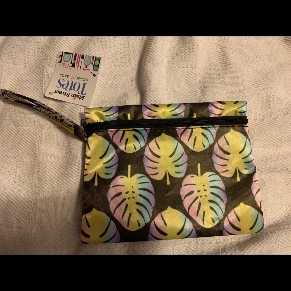 NWT!  Main Street Totes cosmetic bag!